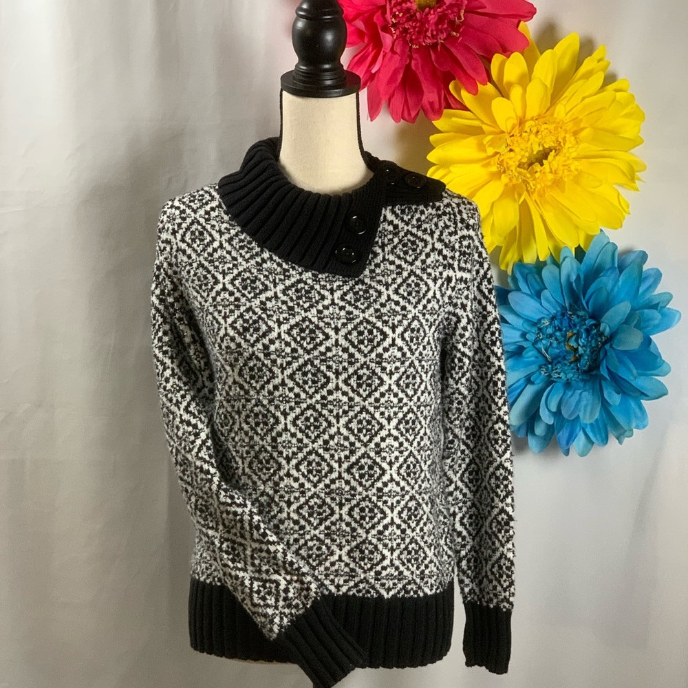 3/$10🙌 Liz Claiborne Med B&W Print Sweater
